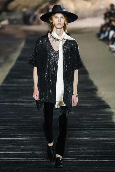 Look 50